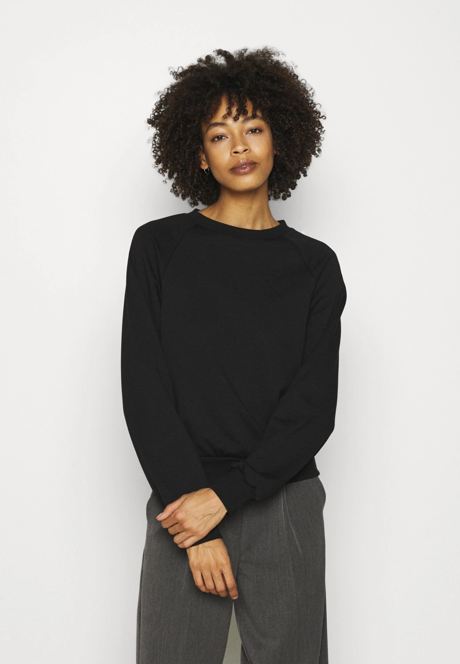 Anna Field BASIC CLEAN CREW NECK SWEATSHIRT - Bluza - Black