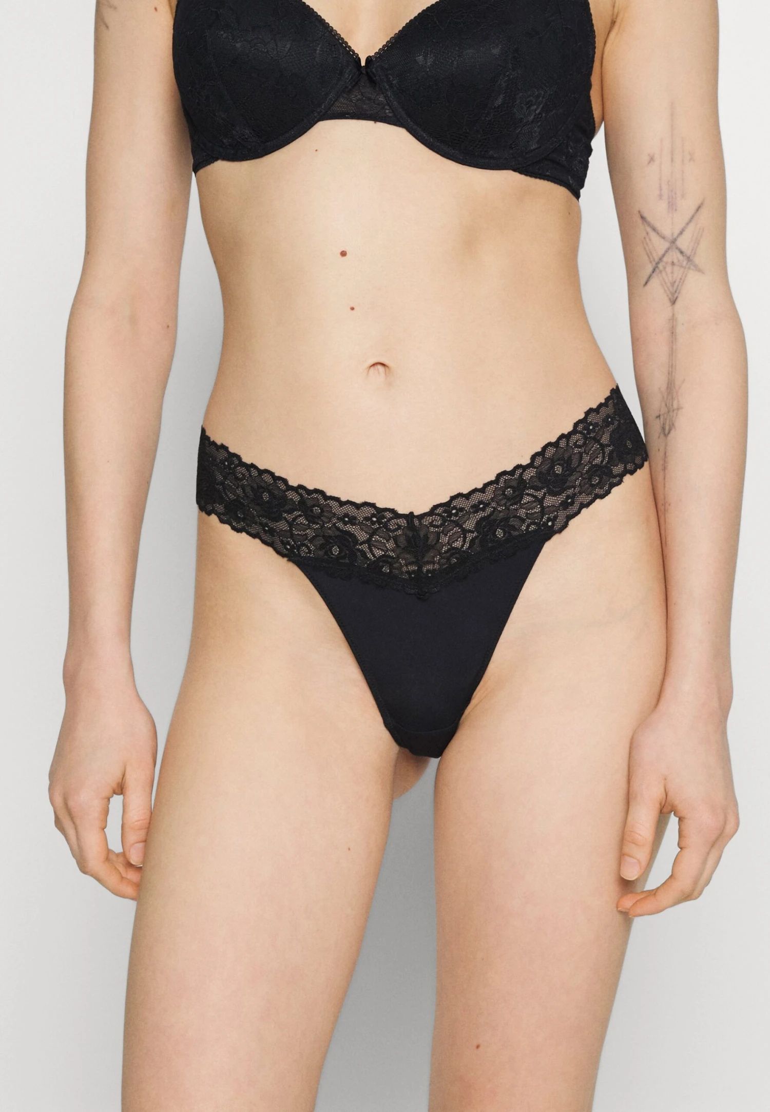 Anna Field 5 PACK - Stringi - Pink/black - obrazek 4