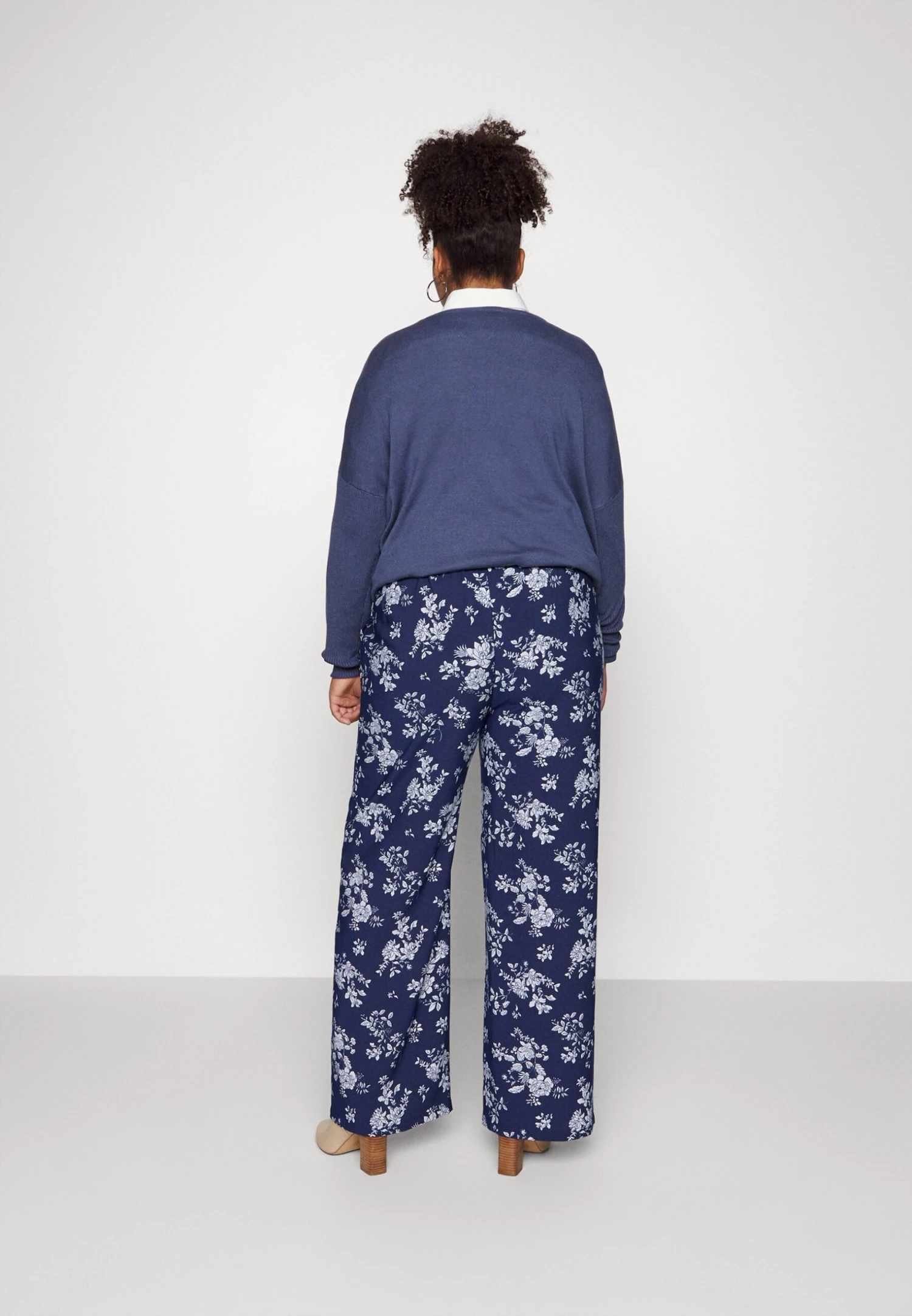 WIDE LEG PANT - Spodnie Materiałowe - Dark Blue/off-white - obrazek 3