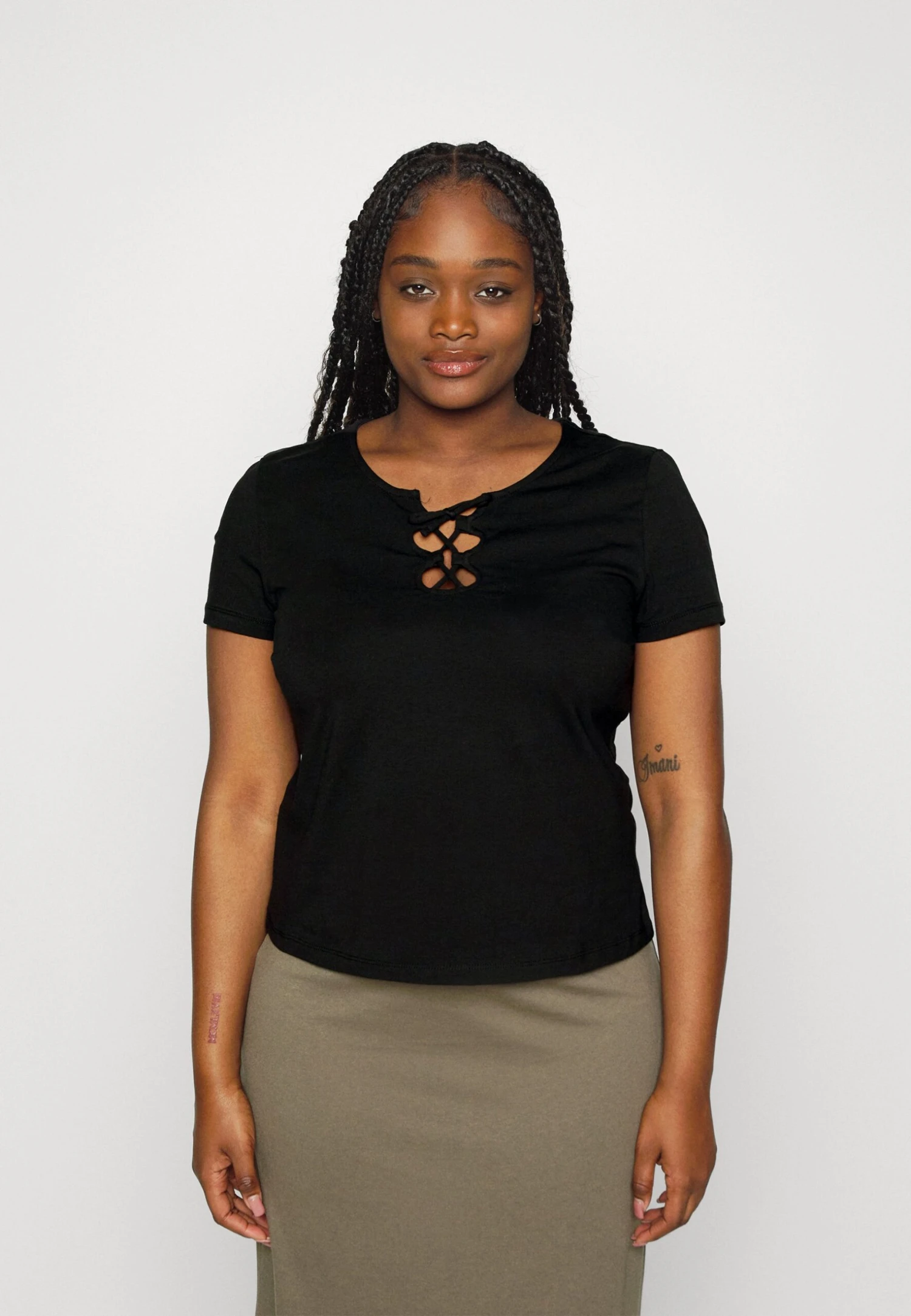 CURVY FRONT LACE - T-shirt Basic - Black