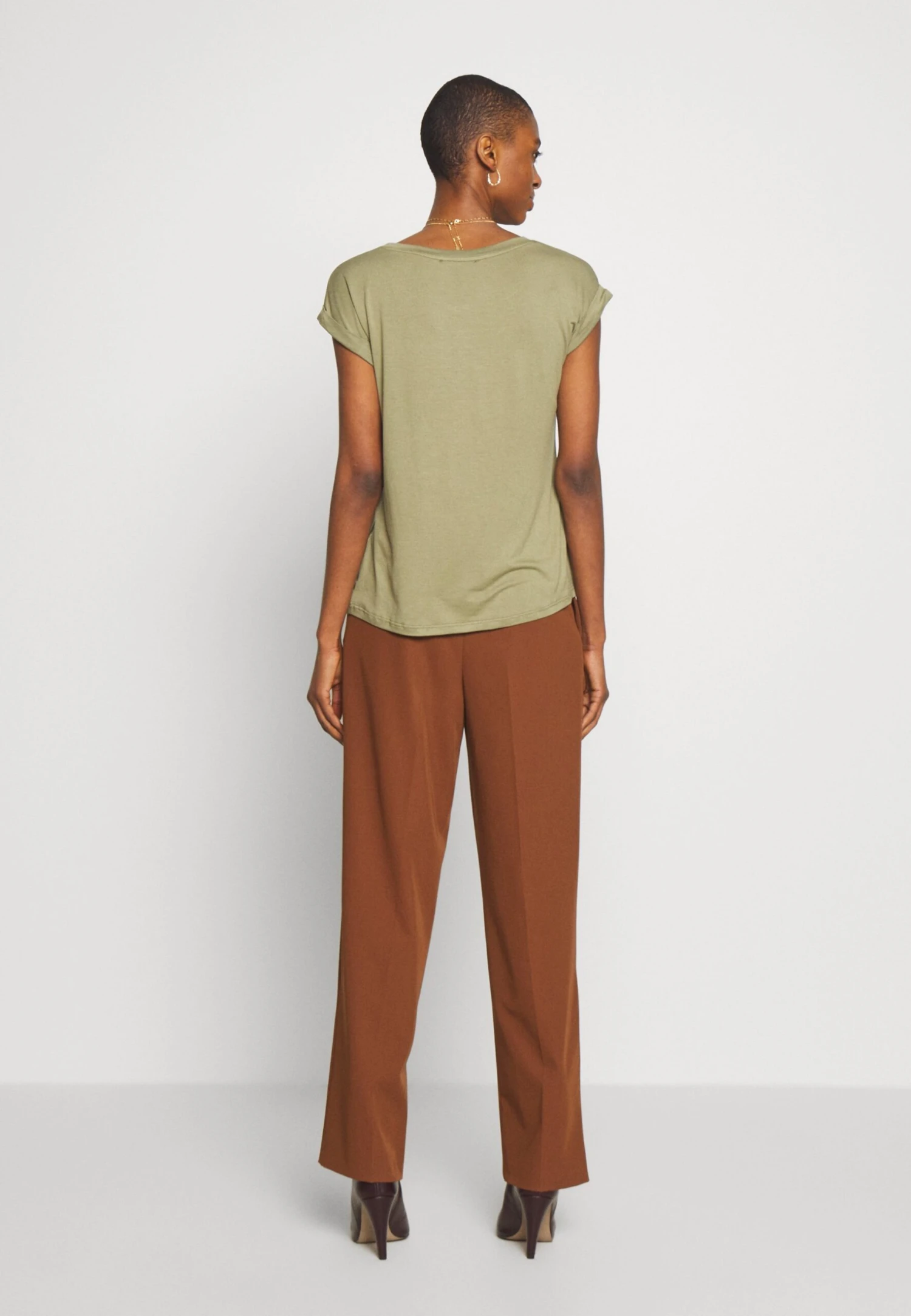 Anna Field T-shirt Z Nadrukiem - Martini Olive - obrazek 3
