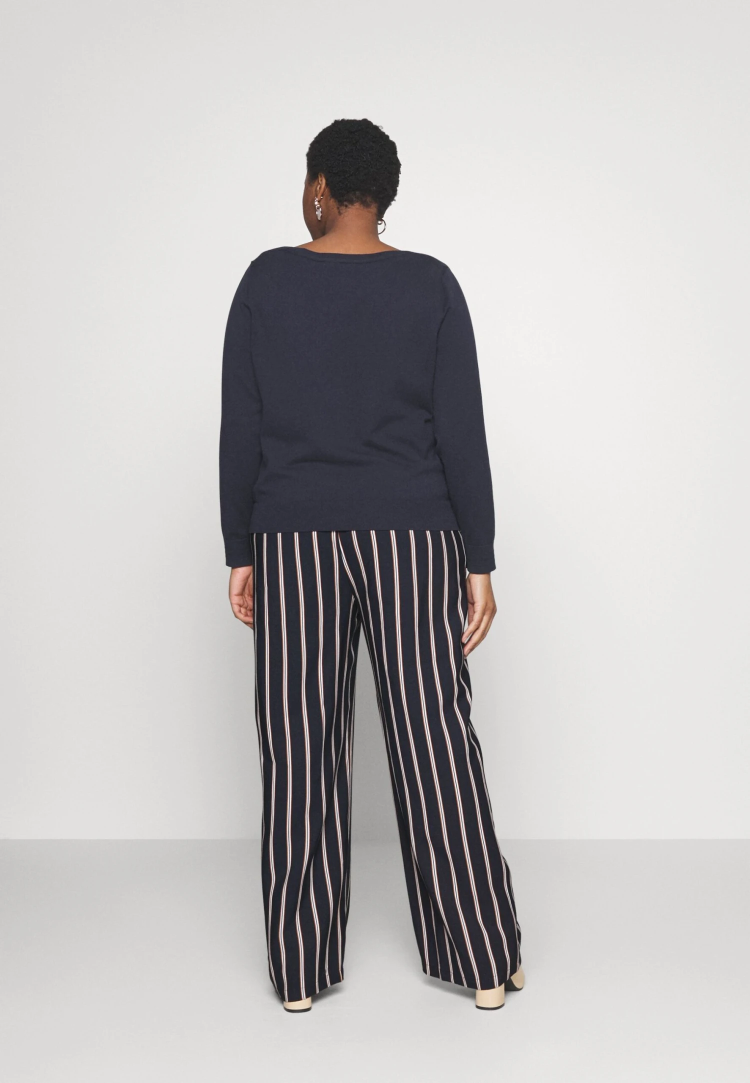 WIDE LEG PANT - Spodnie Materiałowe - Dark Blue/brown/white - obrazek 3