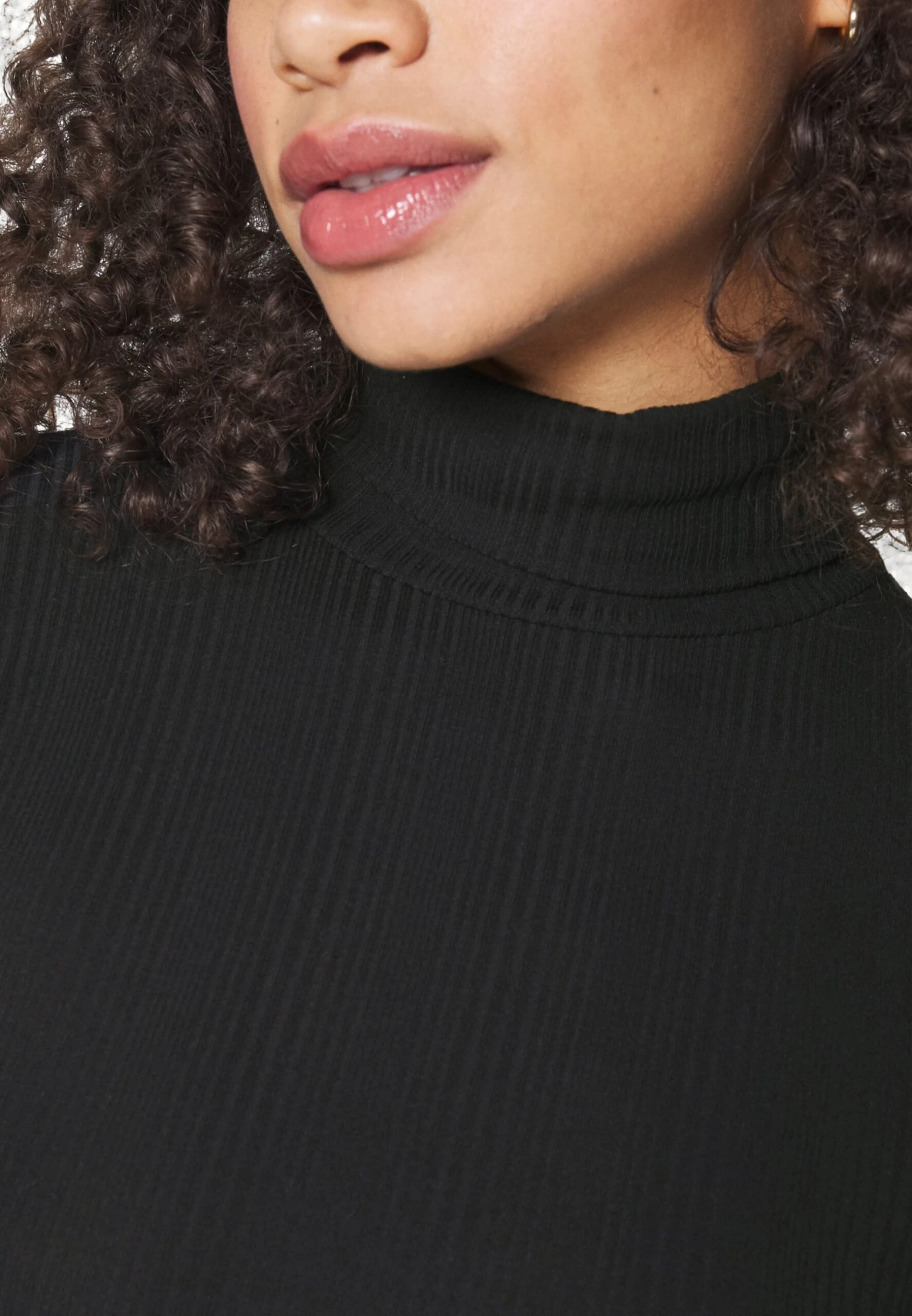 SLIM TURTLENECK HALF SLEEVES - T-shirt Basic - Black - obrazek 6