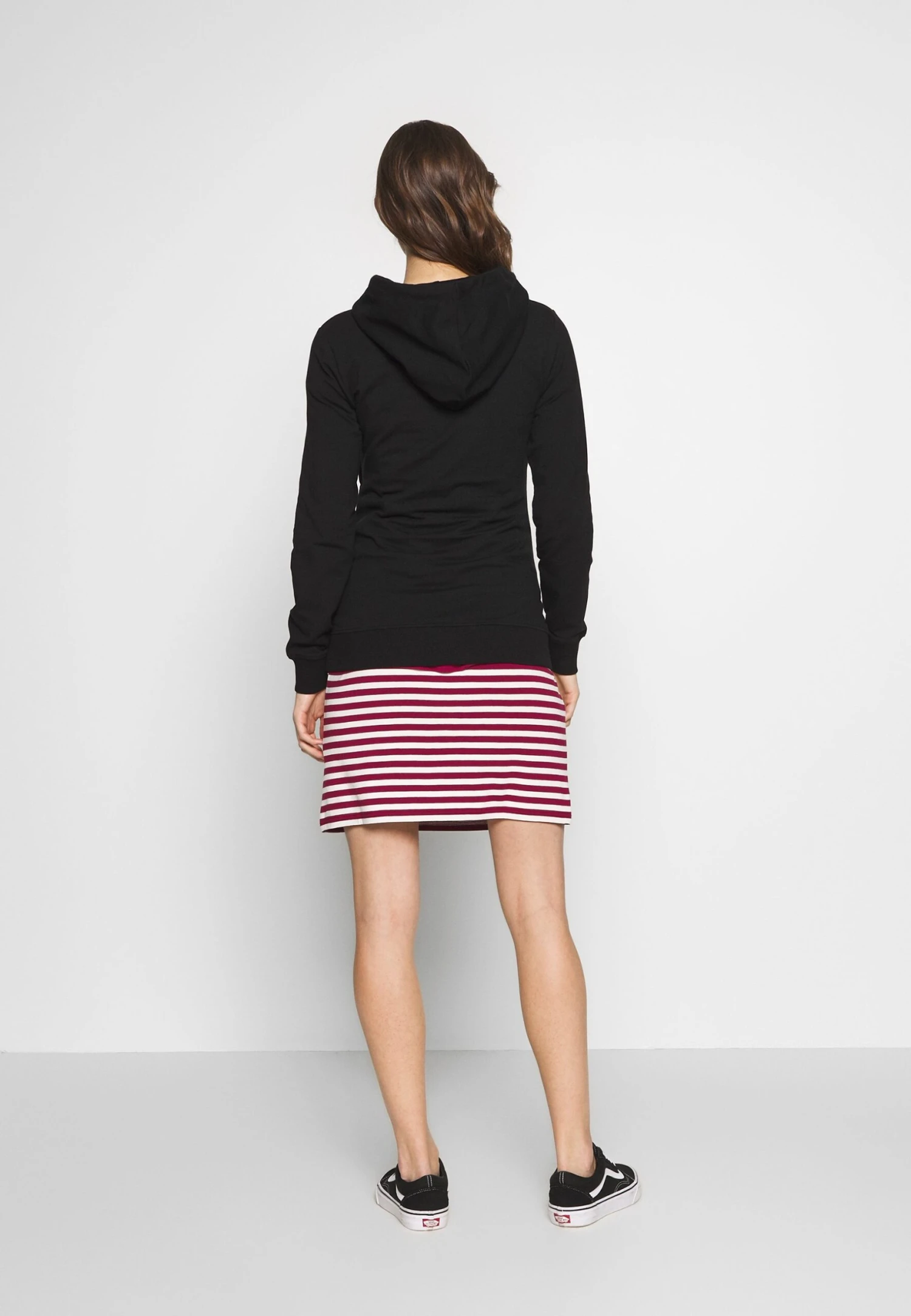 NURSING - Sweatshirt - Bluza Z Kapturem - Black - obrazek 3