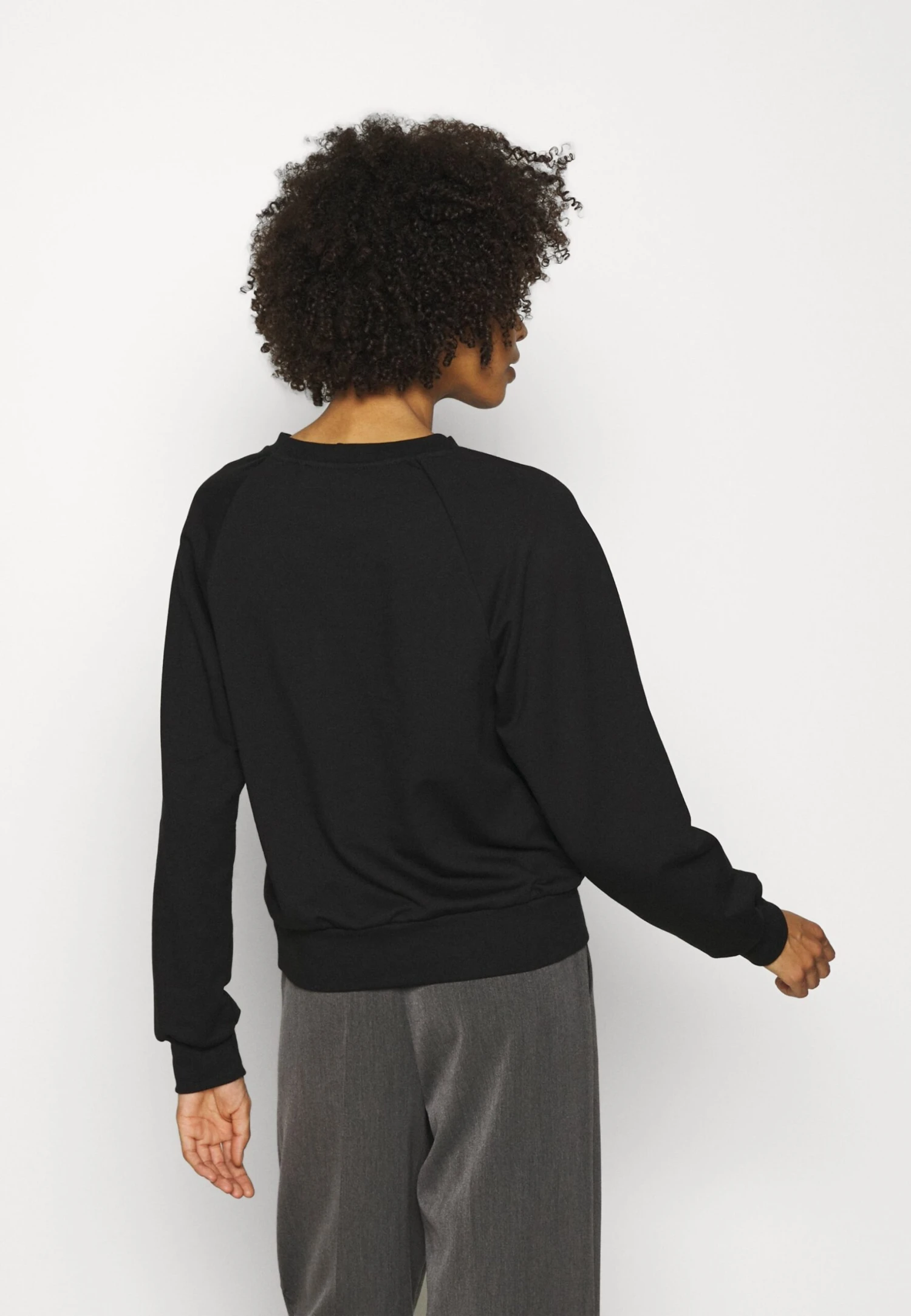 Anna Field BASIC CLEAN CREW NECK SWEATSHIRT - Bluza - Black - obrazek 3
