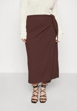 CURVY TEXTURED SARONG MIDI SKIRT - Spódnica Z Zakładką - Brown