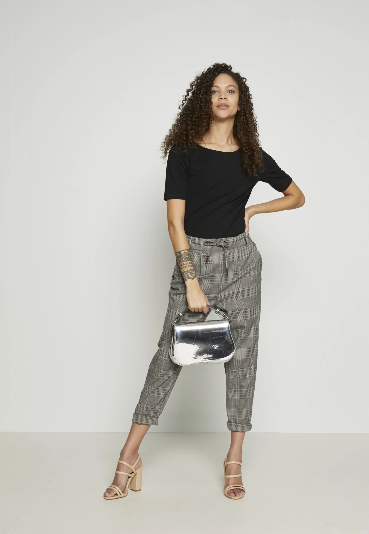 BASIC CREW NECK - T-shirt Basic - Black - obrazek 2