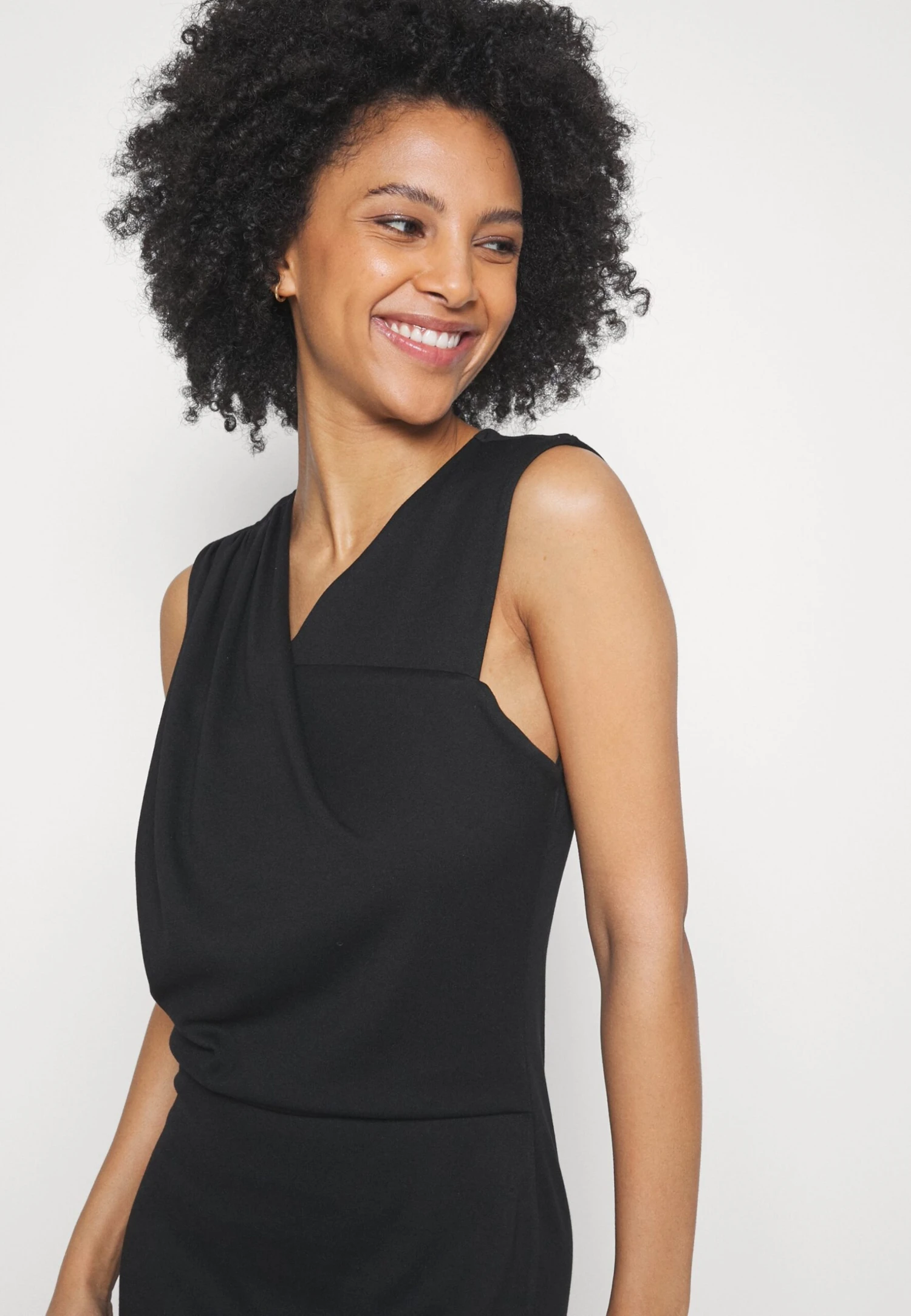 DRAPPED NECKLINE SMART BODYCON SLEEVELESS MINI DRESS - Sukienka Z Dżerseju - Black - obrazek 4