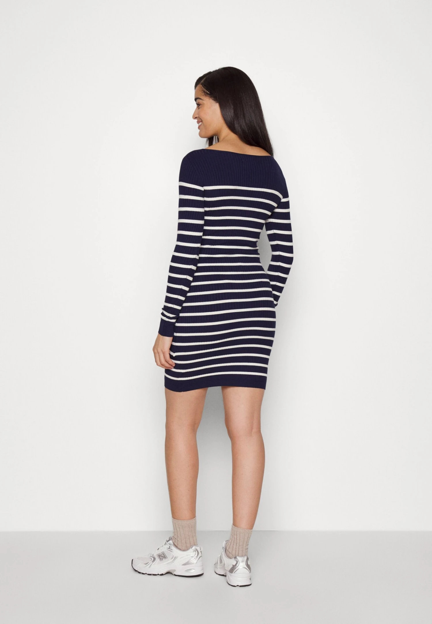 Sukienka Dzianinowa - Blue/white - obrazek 3