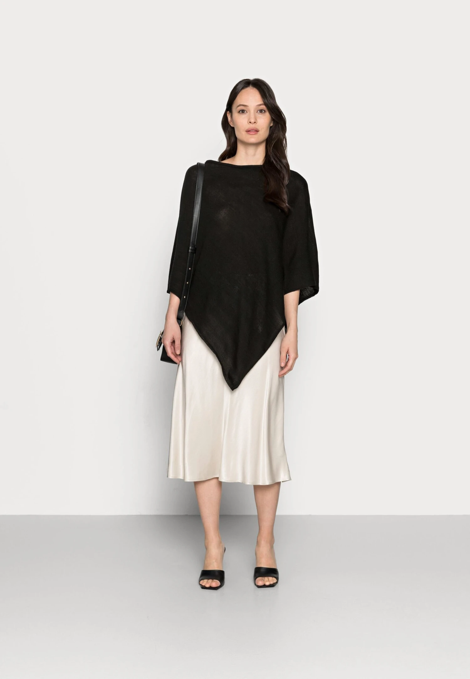 Anna Field Ponczo - Black - obrazek 2