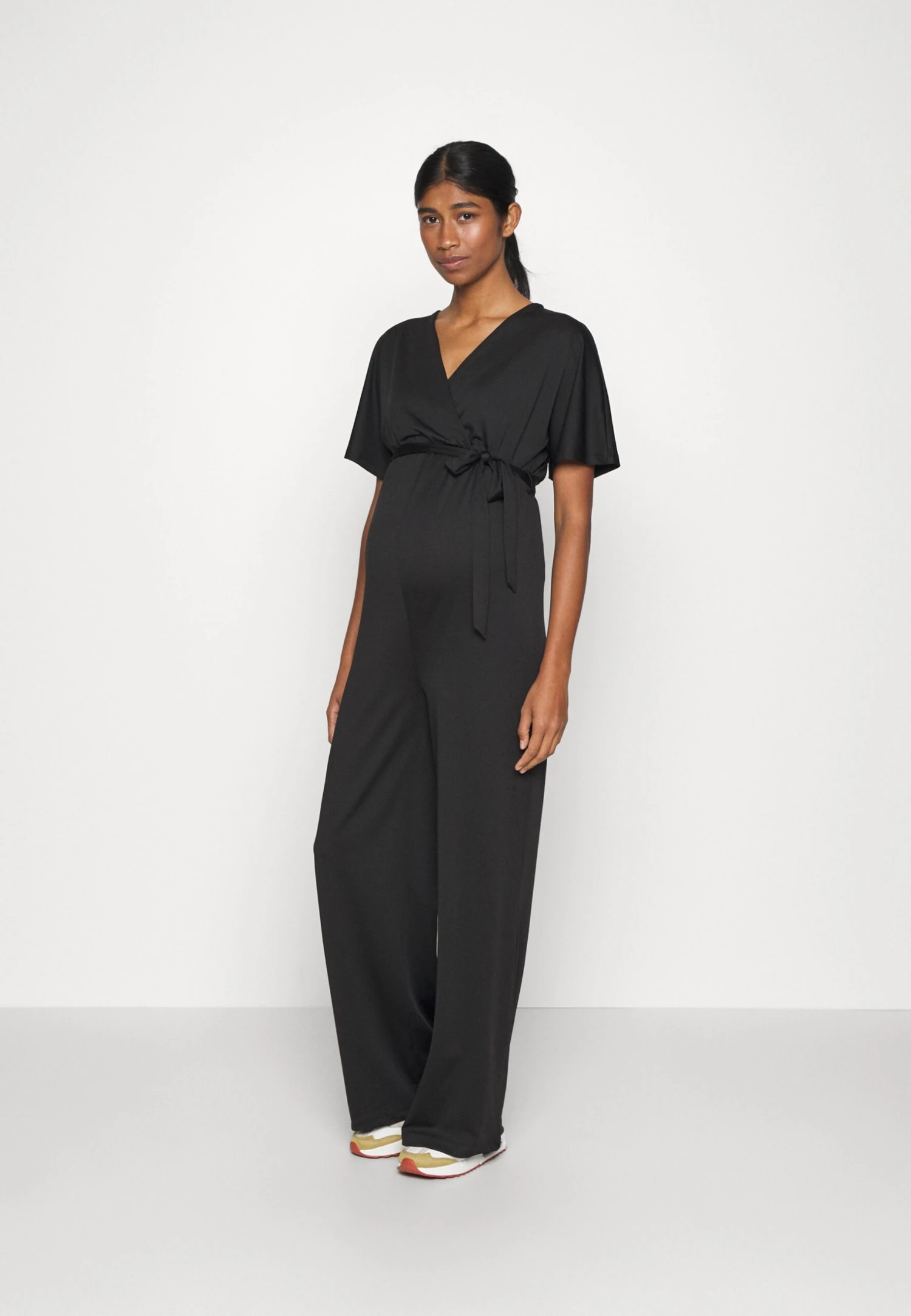SHORT SLEEVE WRAP JUMPSUIT - Kombinezon - Black