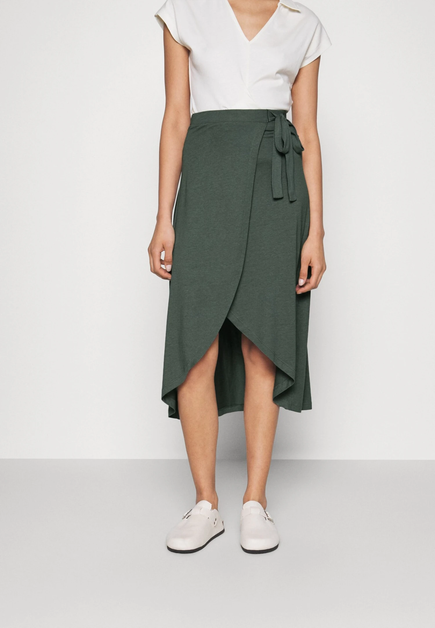 Anna Field BASIC WRAP OVER MIDI SKIRT - Spódnica Trapezowa - Light Green